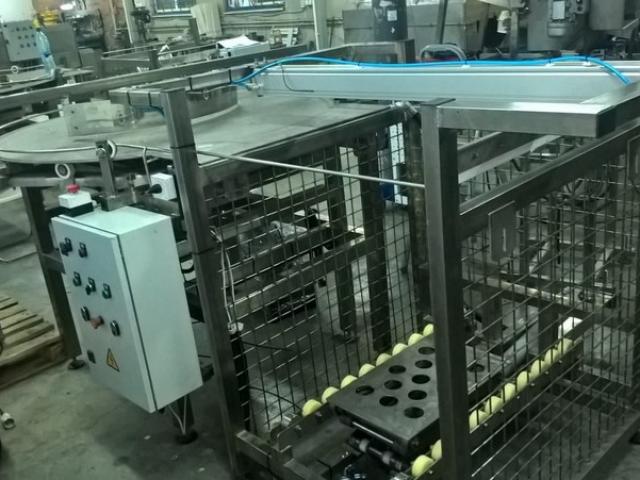 Комплекс загрузки и выгрузки тары из прямоугольных автоклавных корзин (с подвижным дном) в Дальнегорске